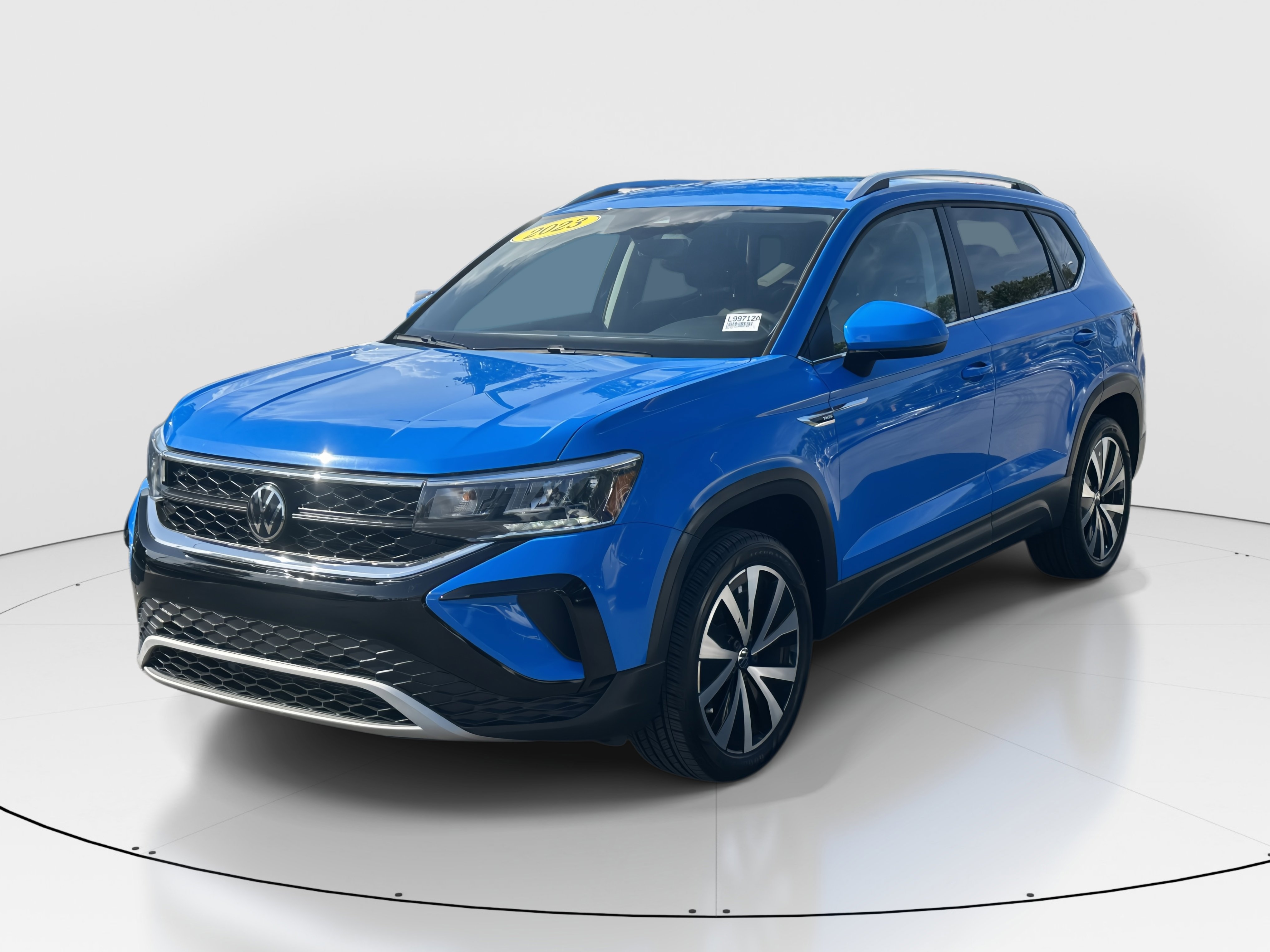 2023 Volkswagen Taos SE photo 4
