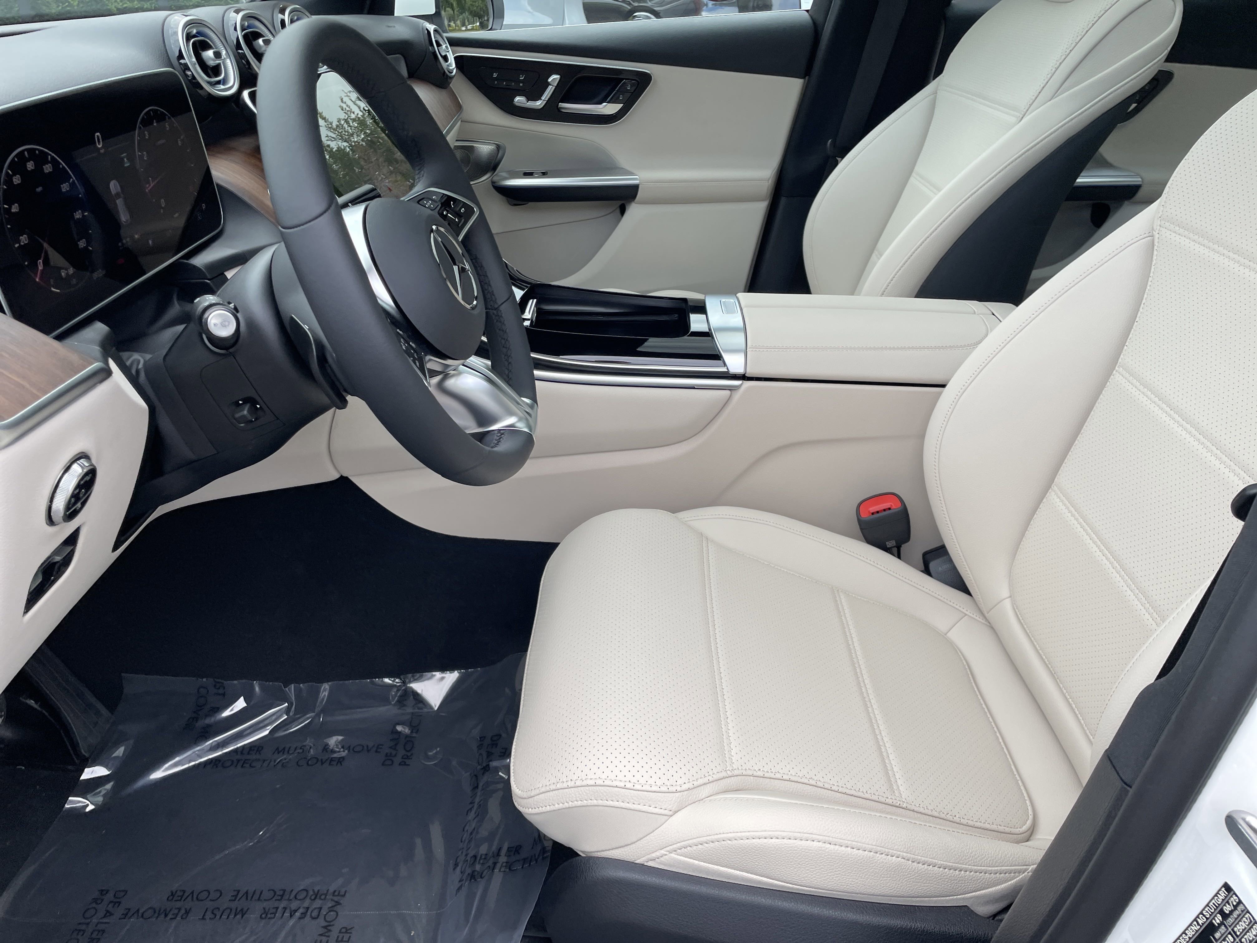 2026 Mercedes Benz GLC 300 photo 9