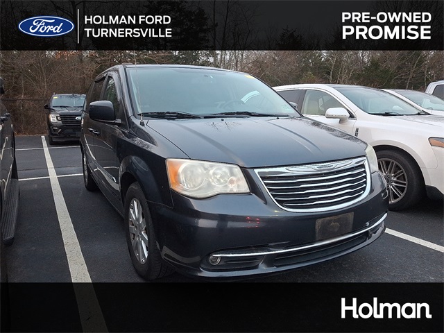 2014 Chrysler Town & Country Touring's photo