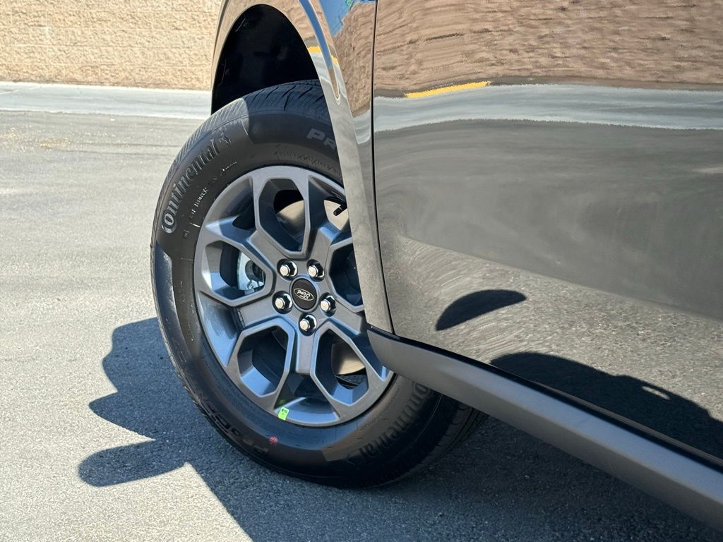 2025 Ford Maverick XLT photo 16