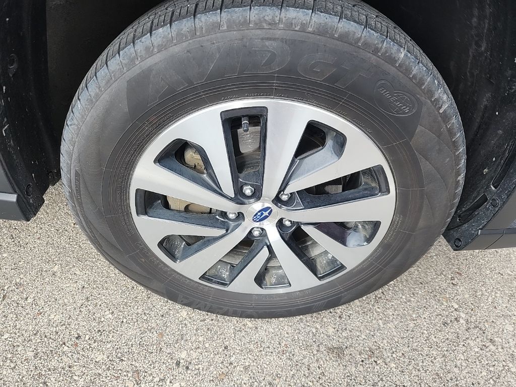 2025 Subaru Outback Premium photo 2