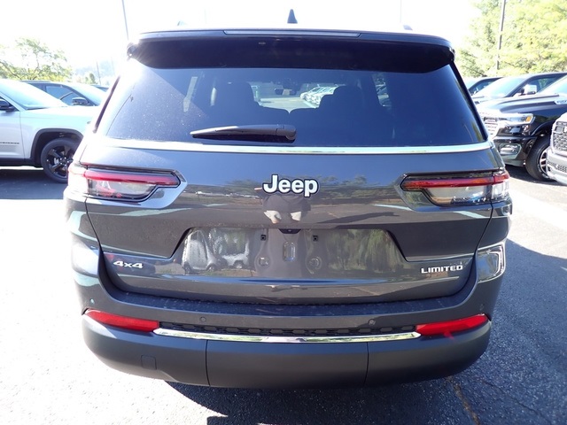 2025 Jeep Grand Cherokee Limited photo 4