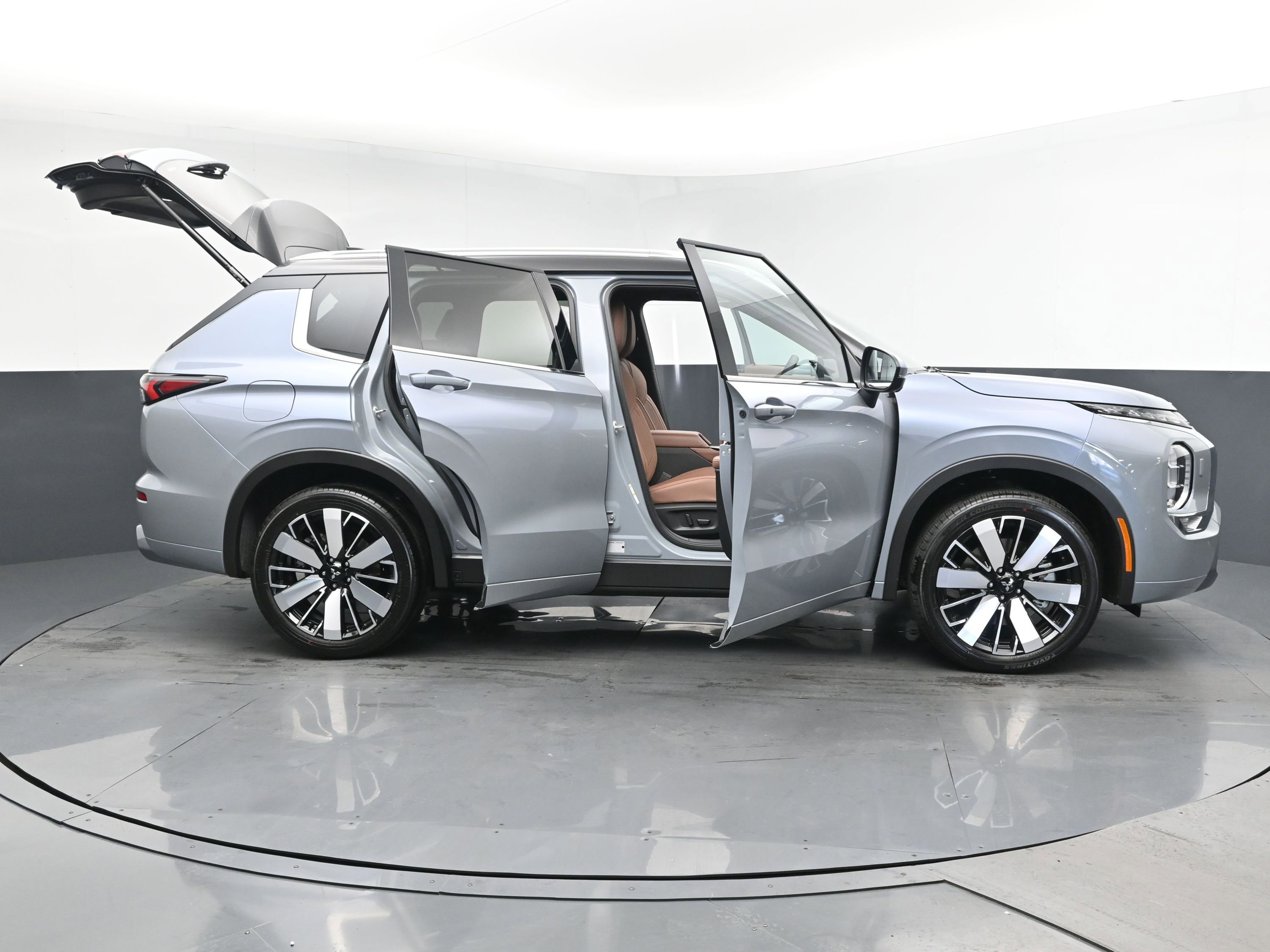 2025 Mitsubishi Outlander SEL photo 29