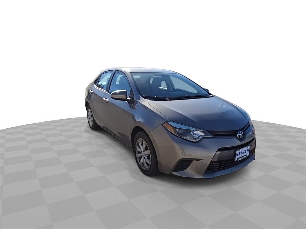 2015 Toyota Corolla LE photo 2
