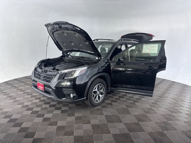 2022 Subaru Forester Premium photo 10