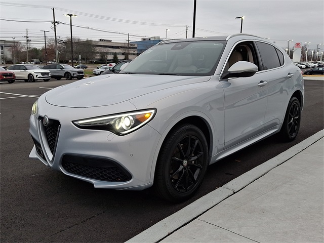 2020 Alfa Romeo Stelvio Ti photo 4