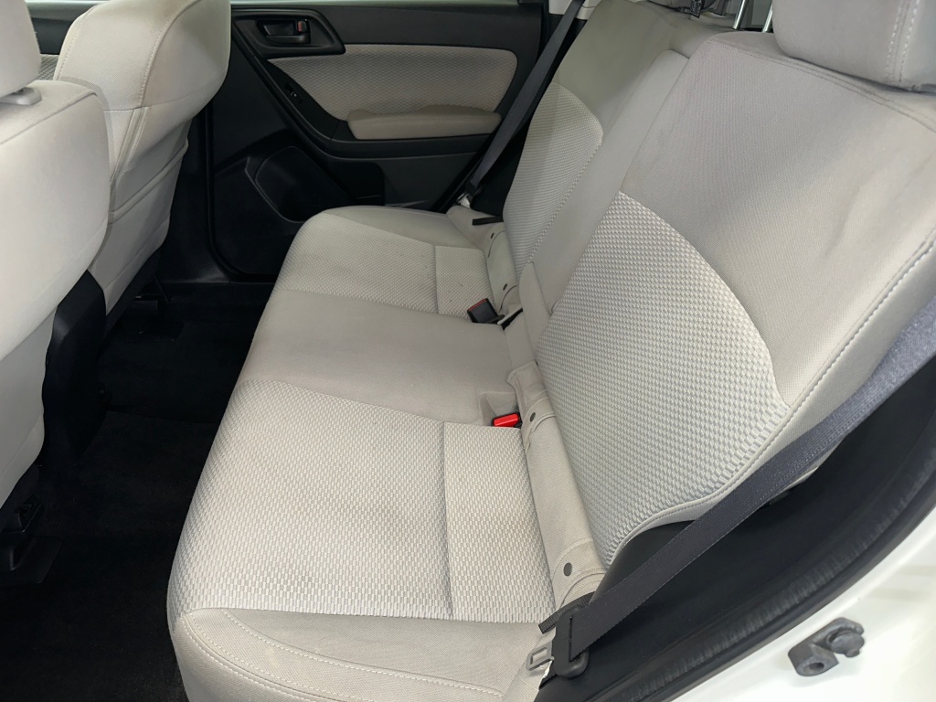 2017 Subaru Forester Premium photo 17