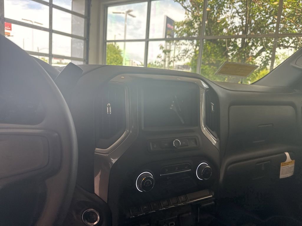 2025 Chevrolet Silverado 1500 Custom photo 23