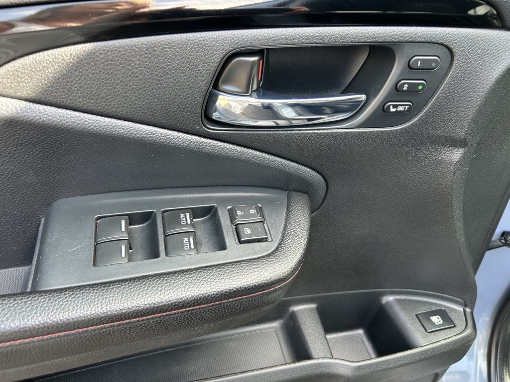 2023 Honda Ridgeline Black Edition photo 9
