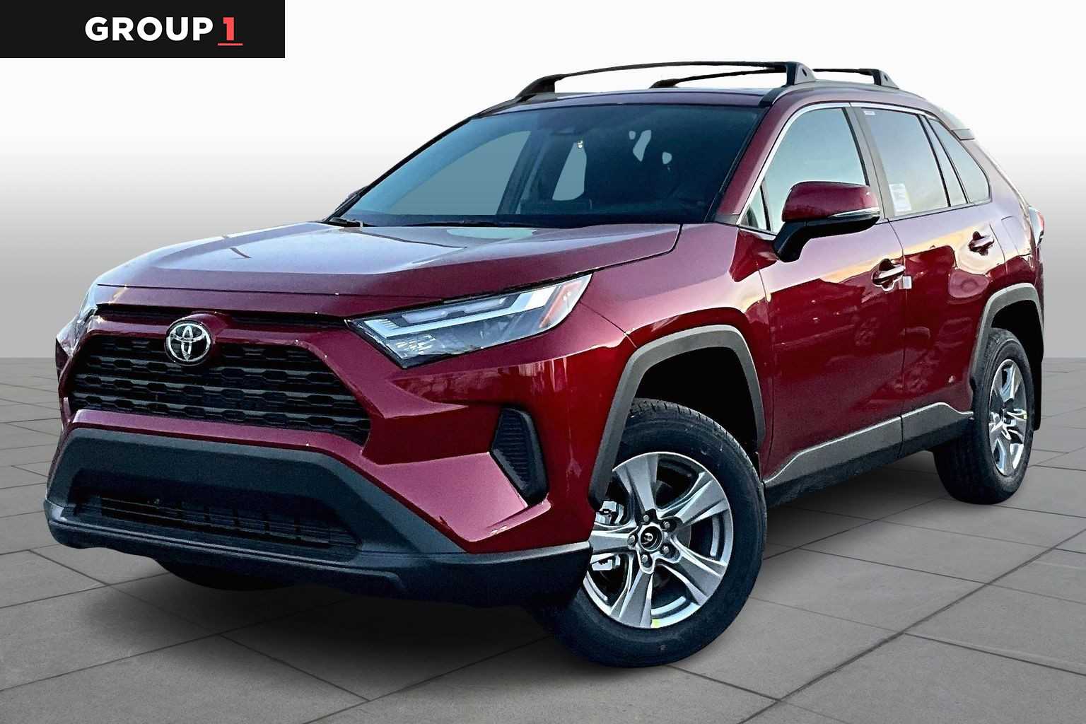 2025 Toyota RAV4 XLE's photo