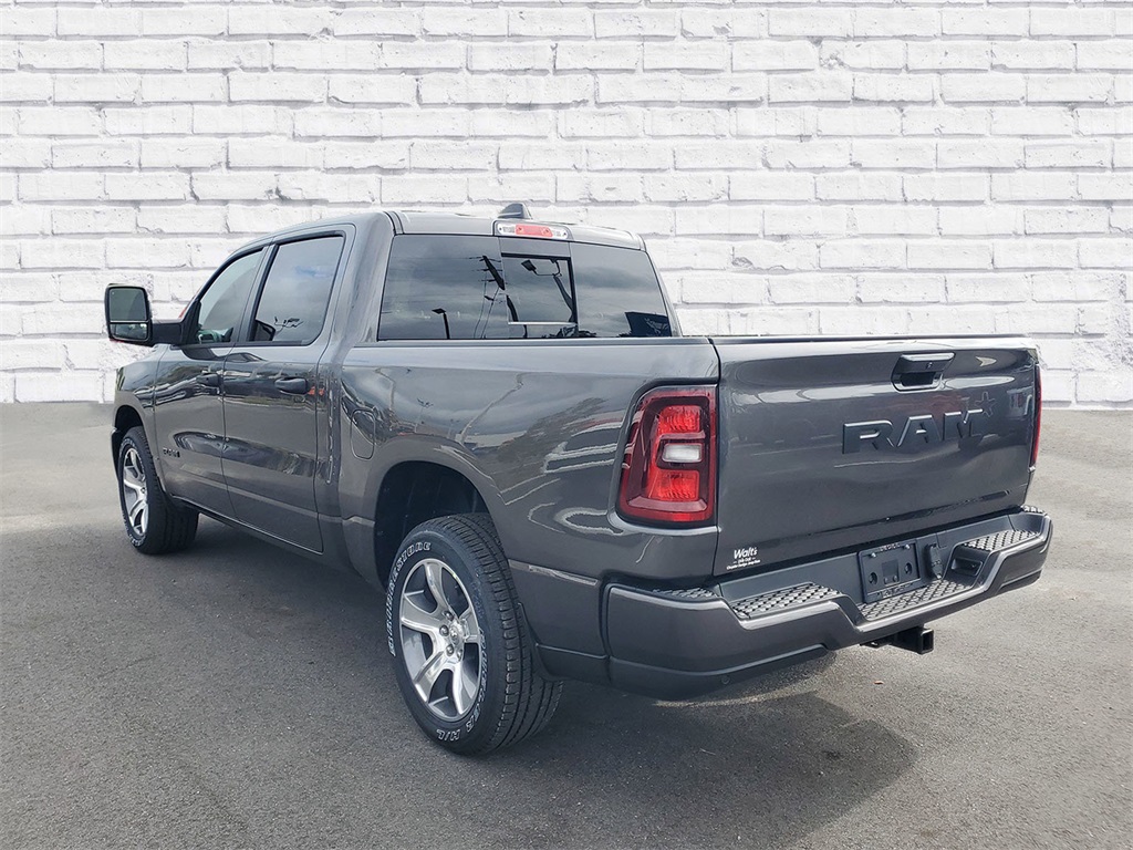 2025 Ram 1500 Tradesman photo 3
