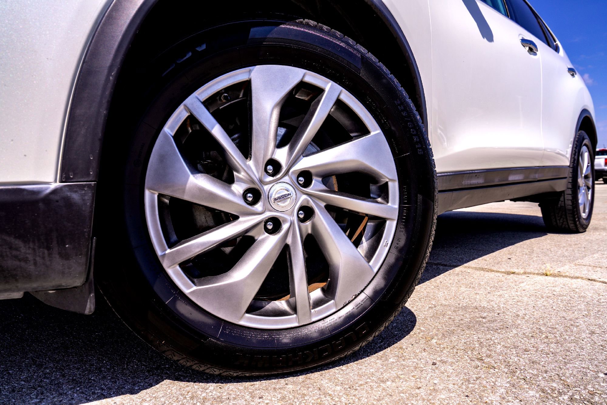 Used 2015 Nissan Rogue SL with VIN 5N1AT2MT5FC916025 for sale in Hutto, TX