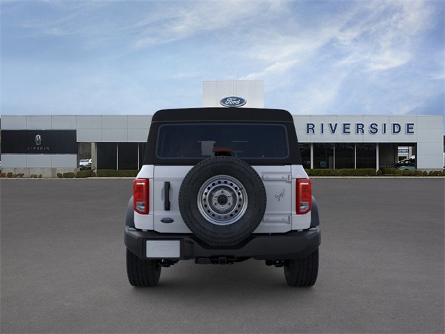 2025 Ford Bronco Base photo 2