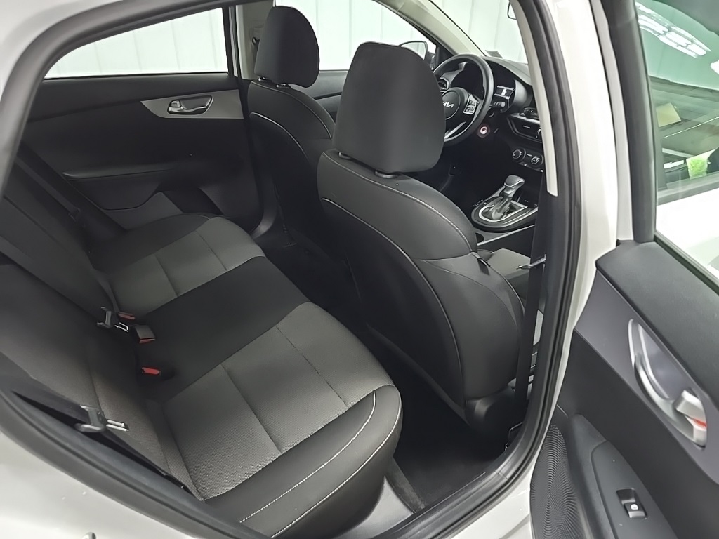 2022 Kia Forte LXS photo 17