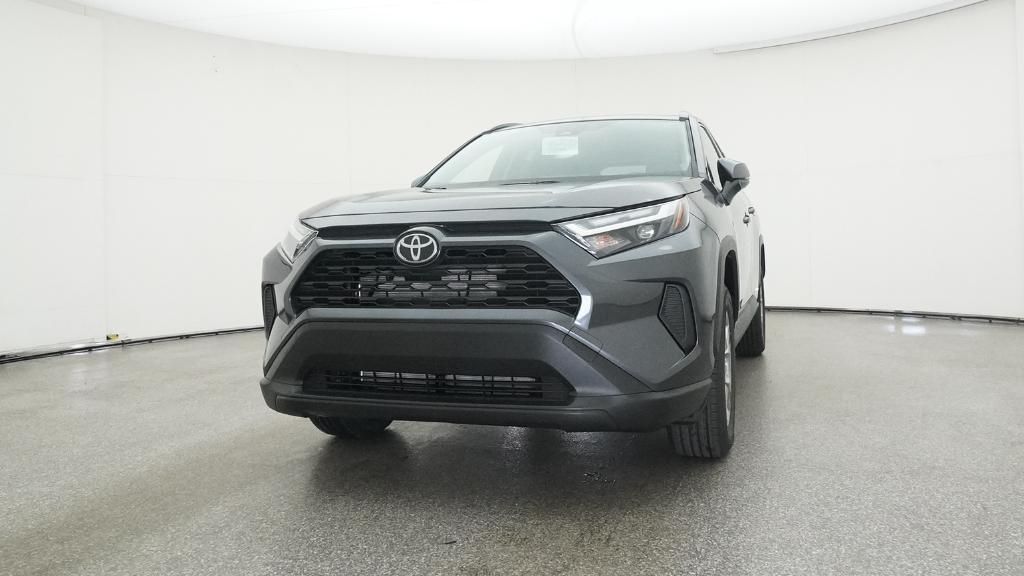 2025 Toyota RAV4 Hybrid XLE photo 4