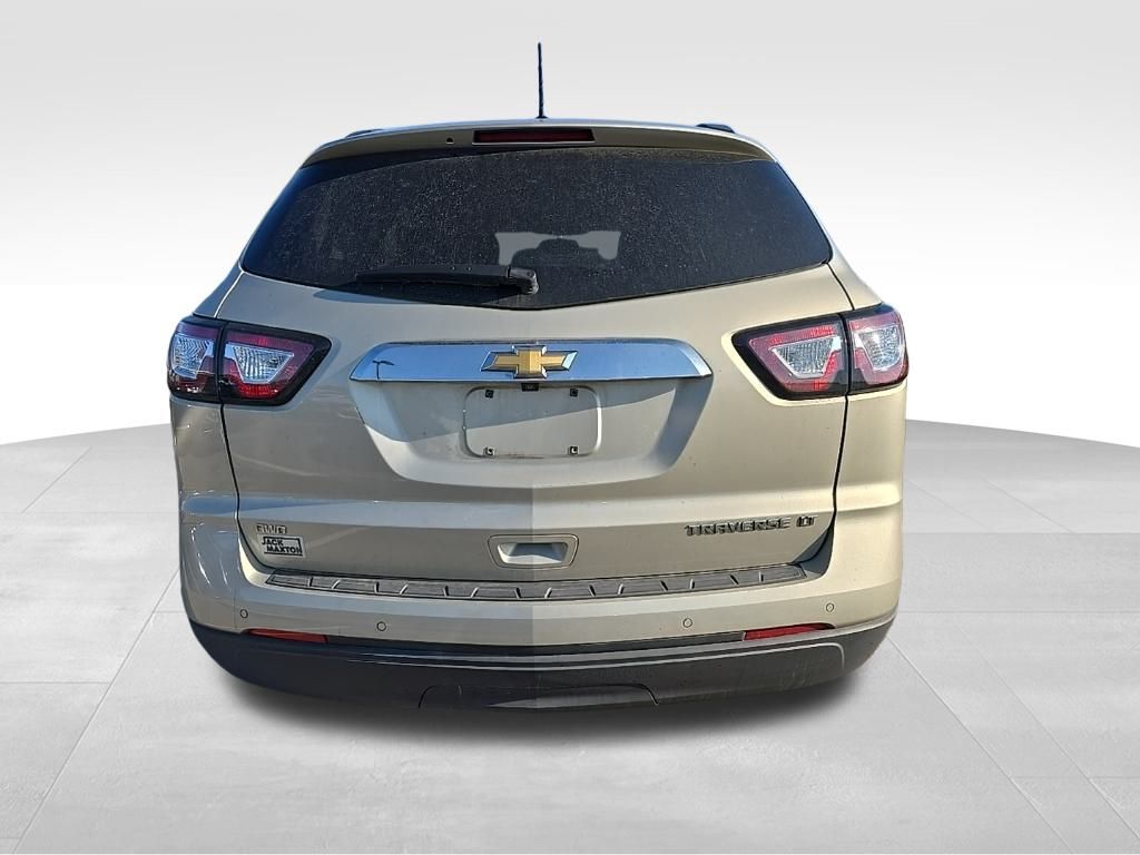 2014 Chevrolet Traverse 2LT photo 3