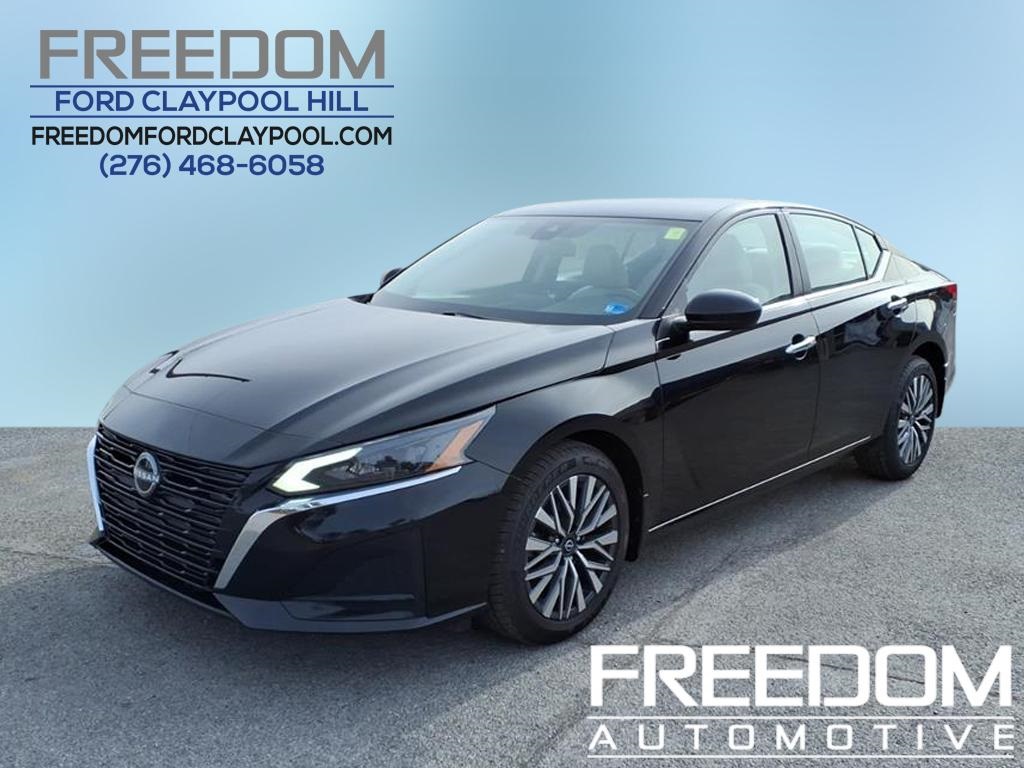 2023 Nissan Altima SV's photo