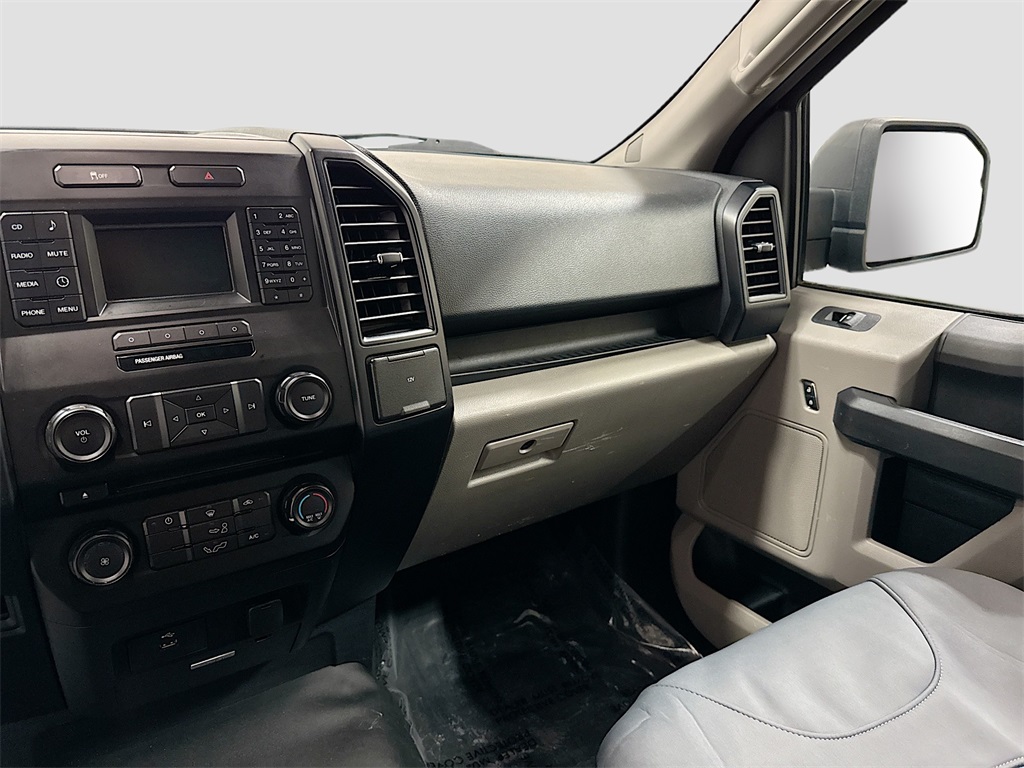 2016 Ford F-150 XL photo 5