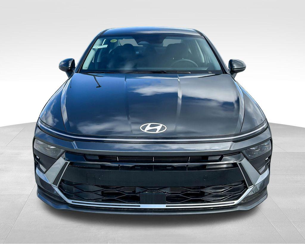 2025 Hyundai Sonata SE photo 2