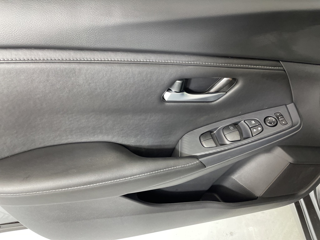 2025 Nissan Sentra SV photo 13