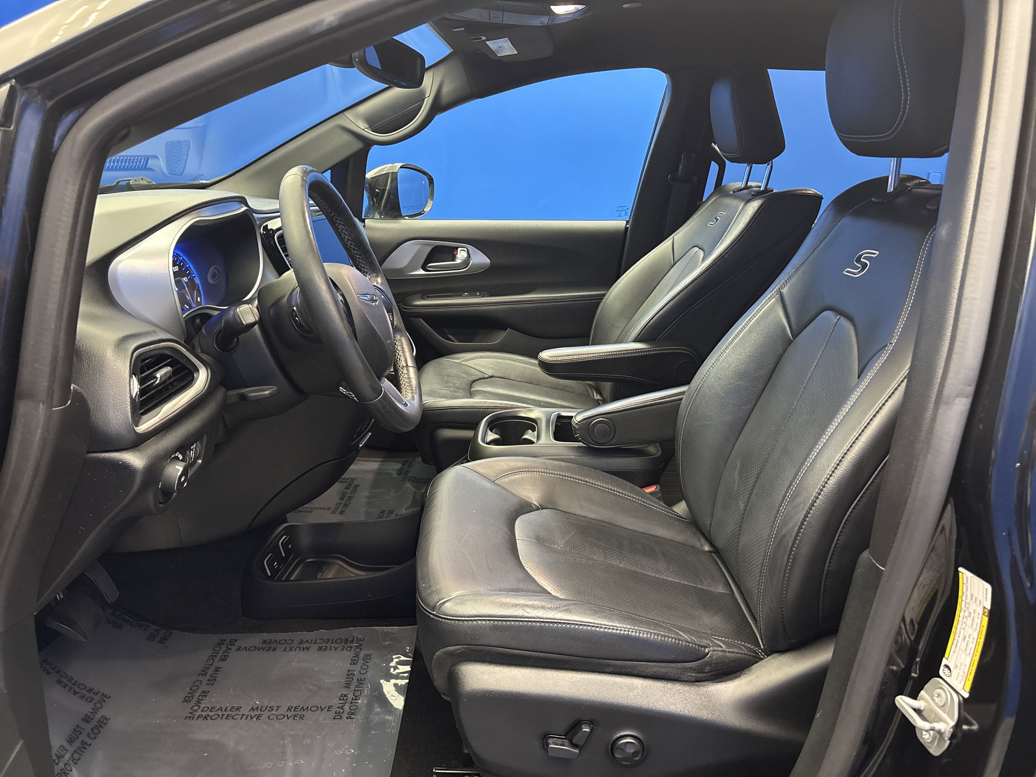2020 Chrysler Pacifica Touring Plus photo 10