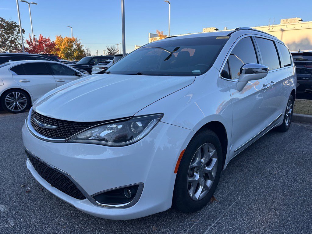2018 Chrysler Pacifica Limited photo 3