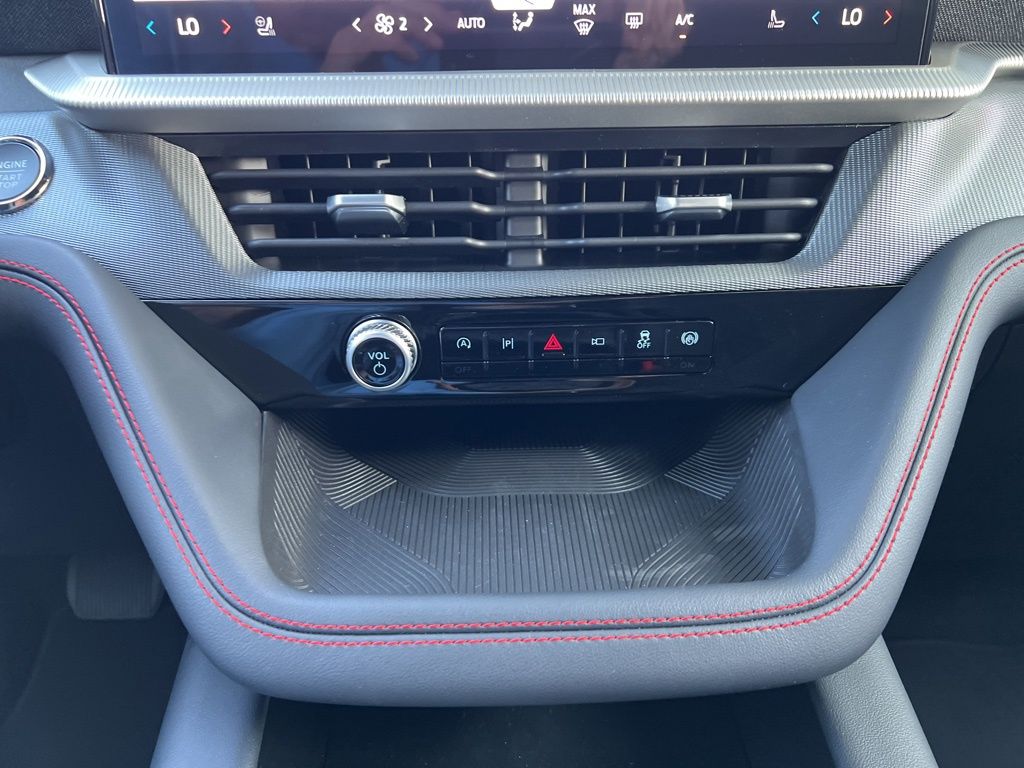 2025 Ford Explorer ST-Line photo 20