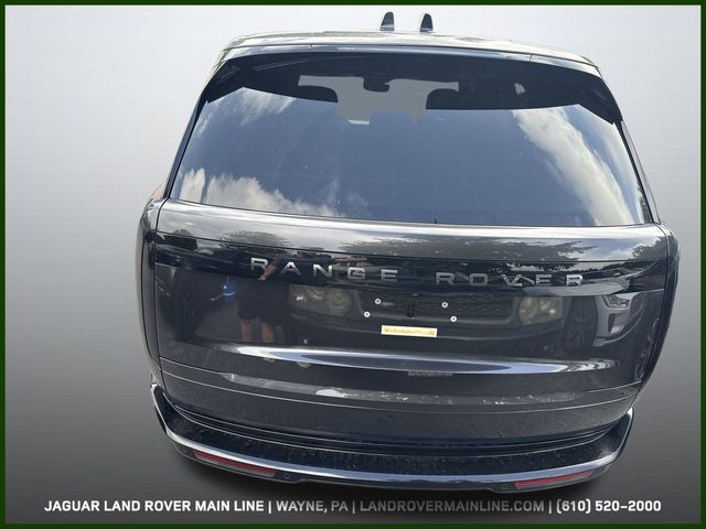 2025 Land Rover Range Rover SE photo 3