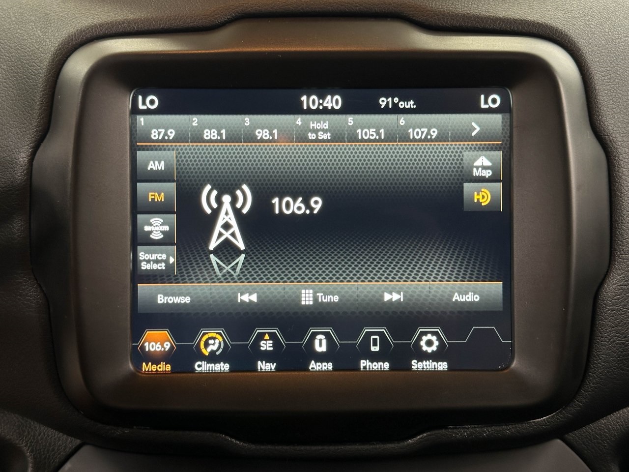 2022 Jeep Renegade Latitude photo 10