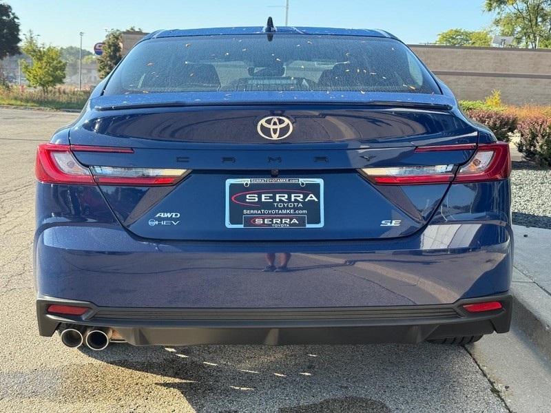 2026 Toyota Camry SE photo 4