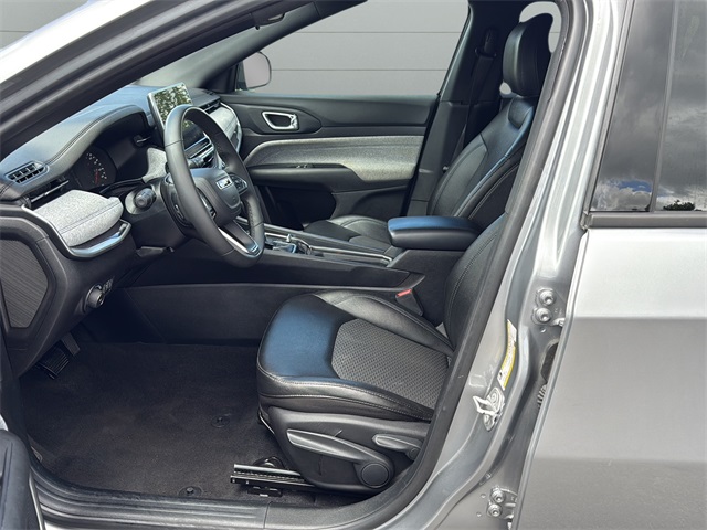 2024 Jeep Compass Latitude photo 9