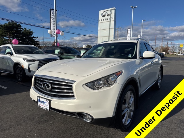 2016 INFINITI QX70 Base