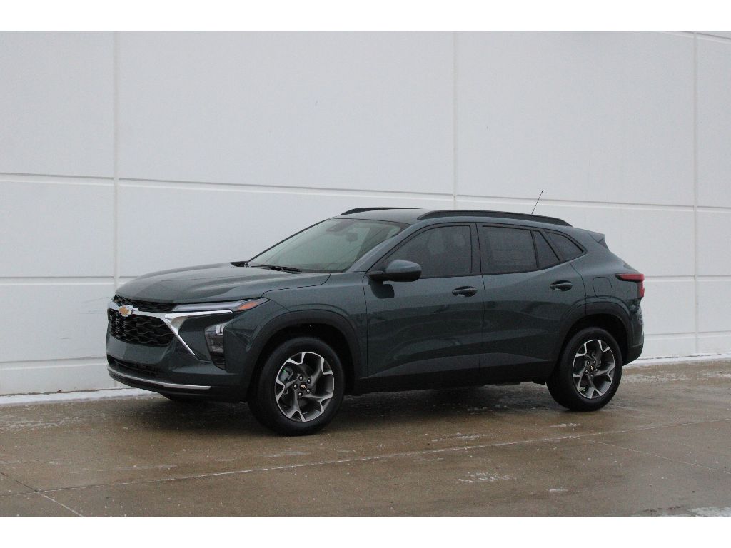 2026 Chevrolet Trax LT's photo