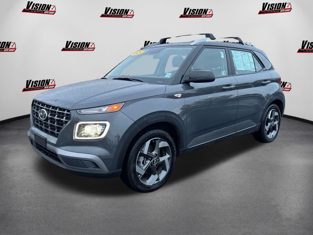 2025 Hyundai Venue Limited photo 3