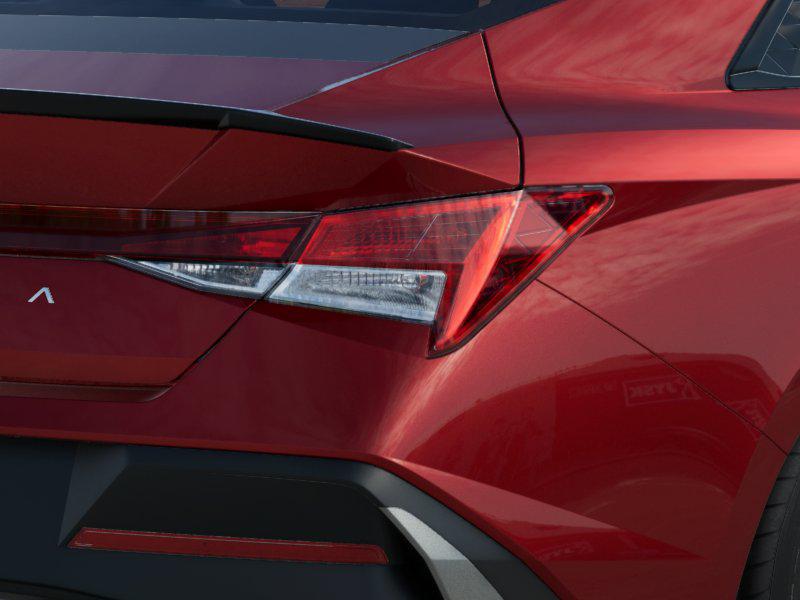 2025 Hyundai Elantra SEL Sport photo 10
