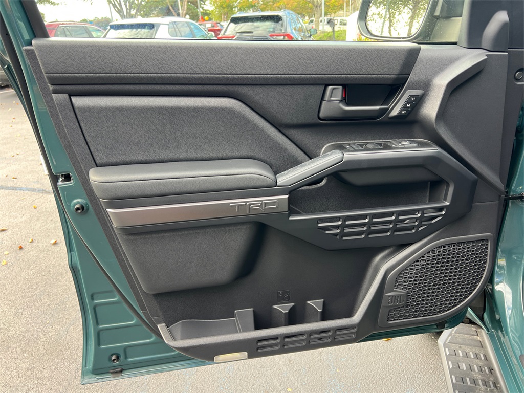 2025 Toyota 4Runner TRD Off-Road Premium photo 10