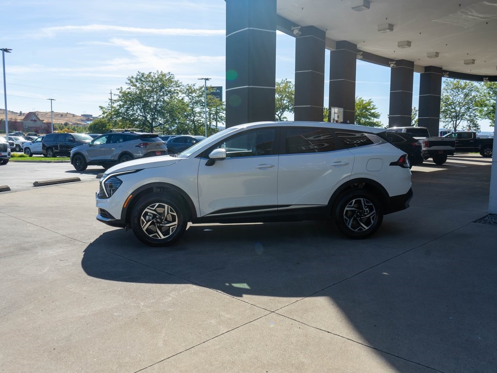 2025 Kia Sportage LX photo 4