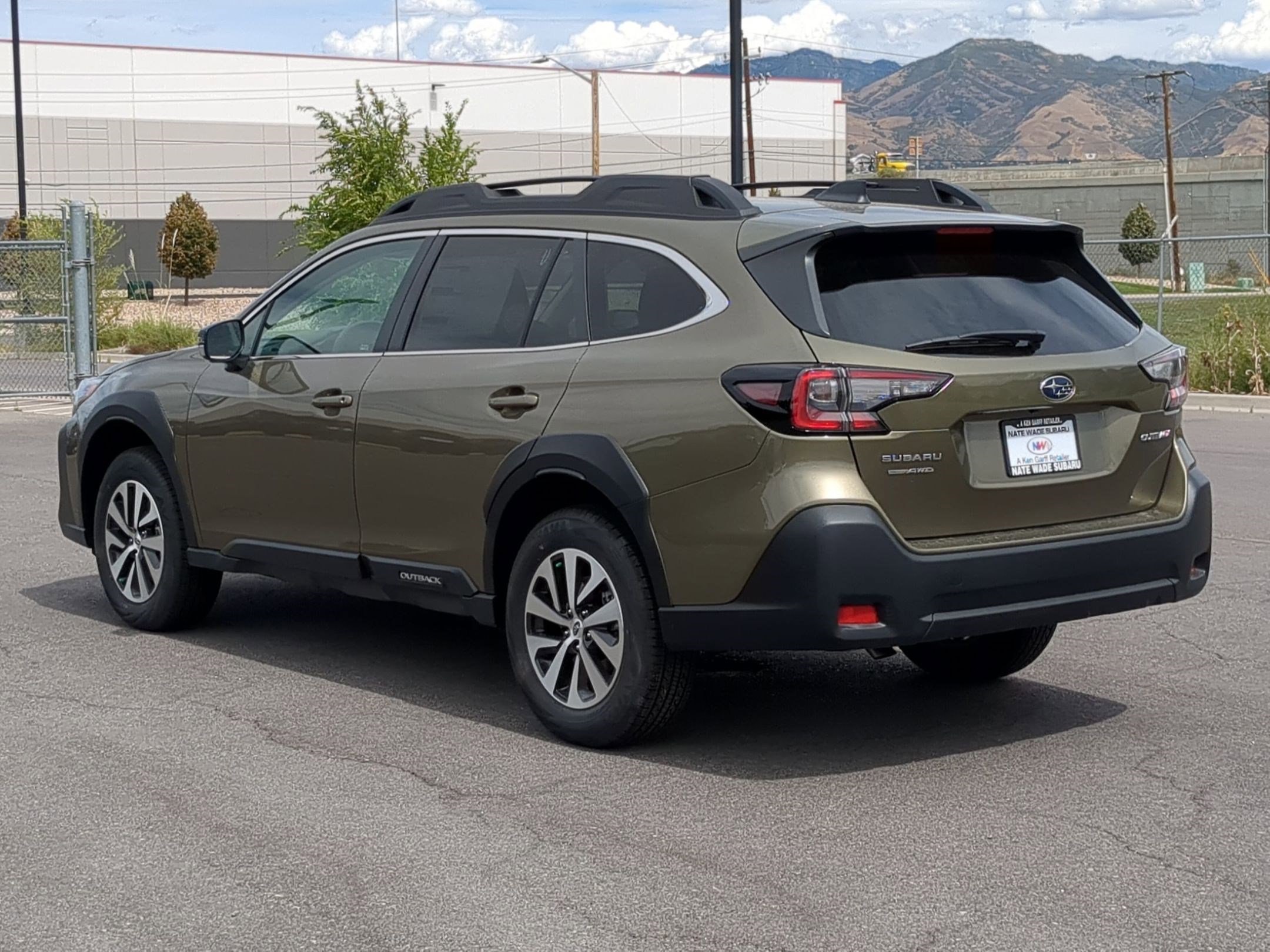 2025 Subaru Outback Premium photo 4