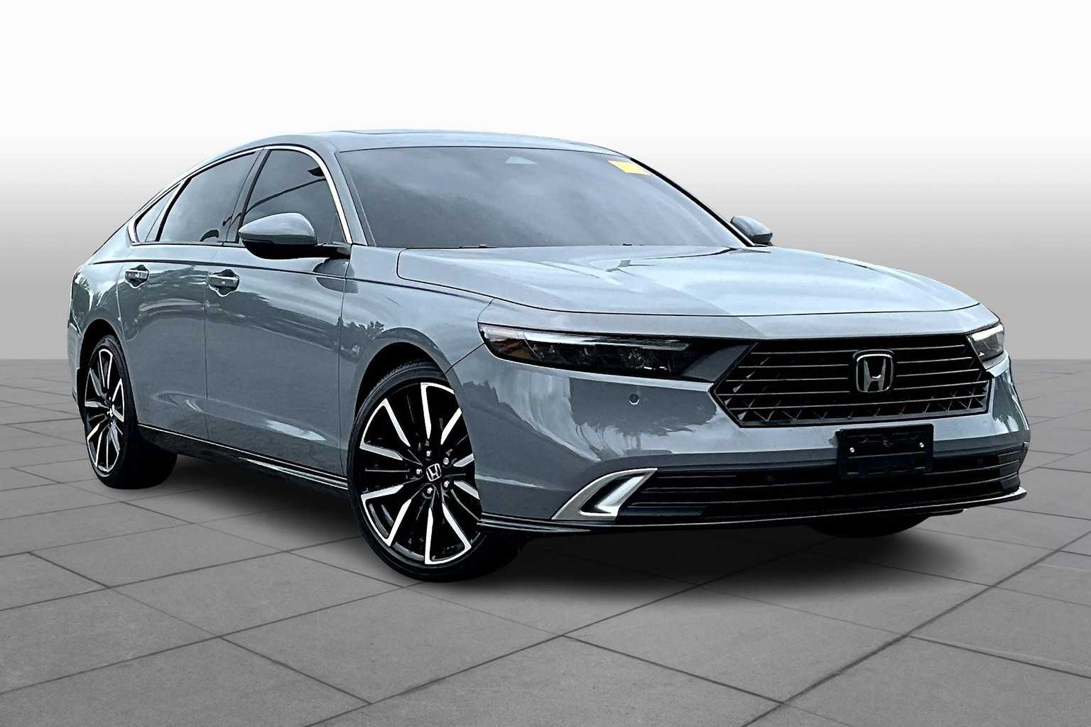 2025 Honda Accord Hybrid Touring photo 2