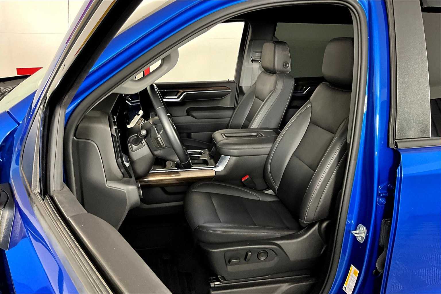 2022 Chevrolet Silverado 1500 RST photo 7