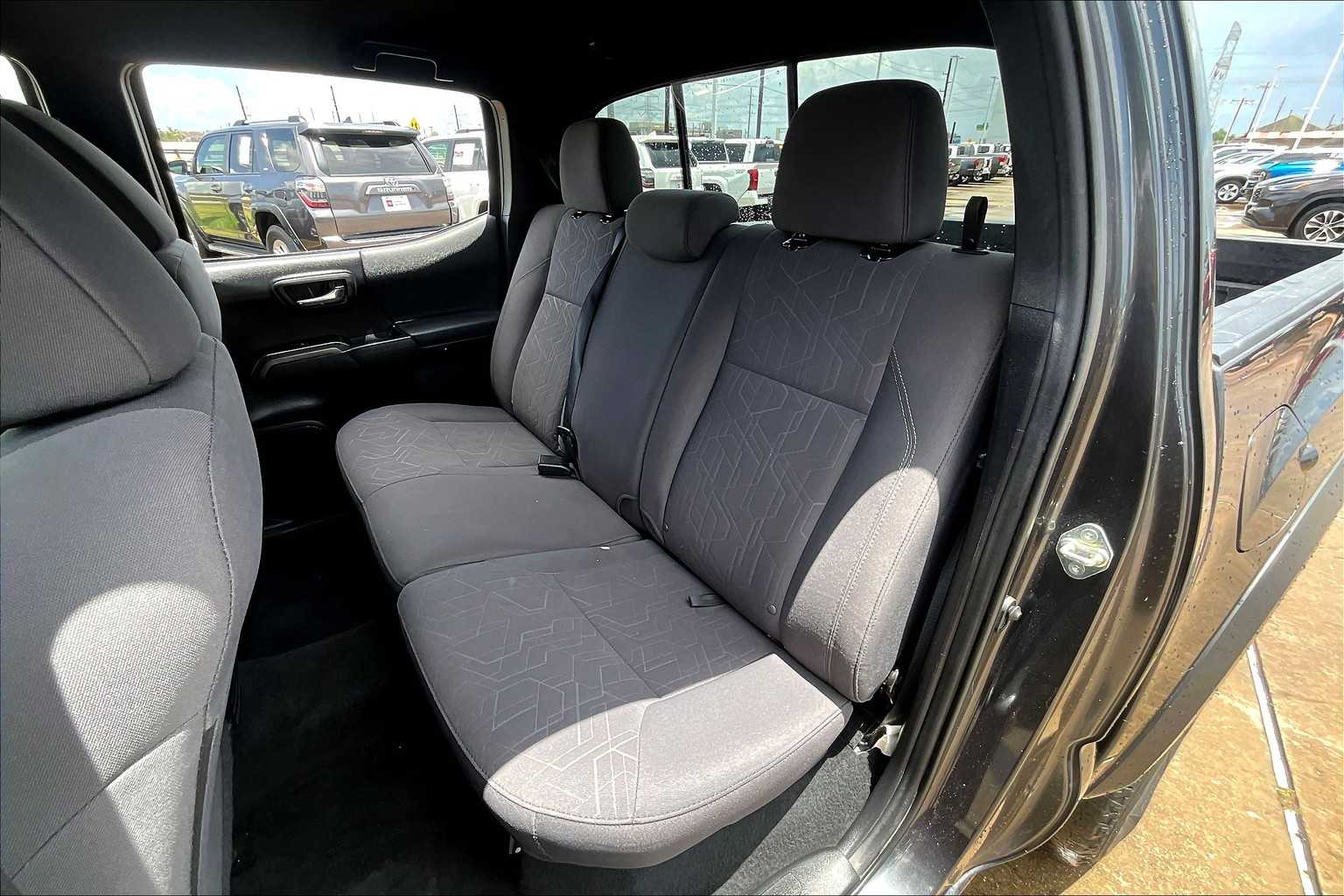 2019 Toyota Tacoma TRD photo 37