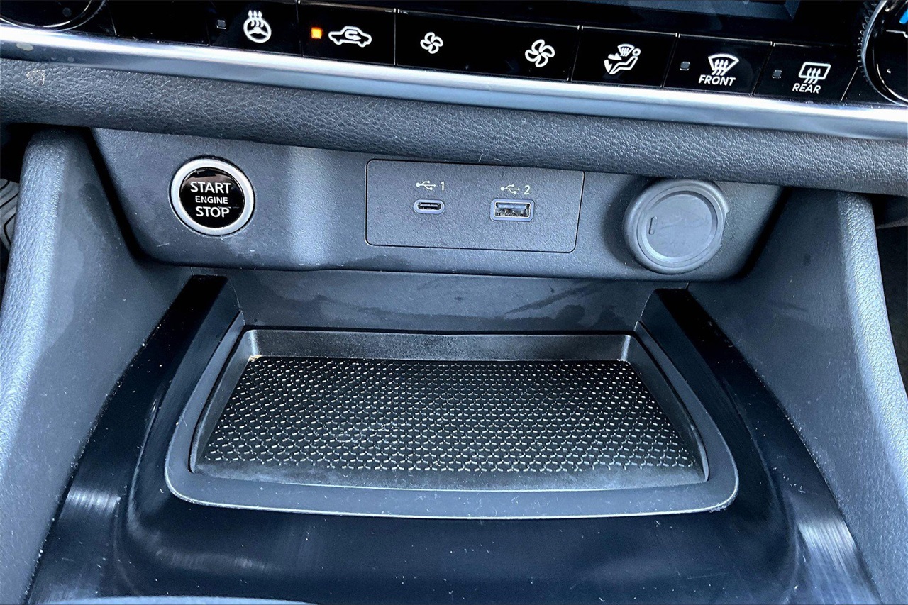 2023 Nissan Rogue SV photo 16
