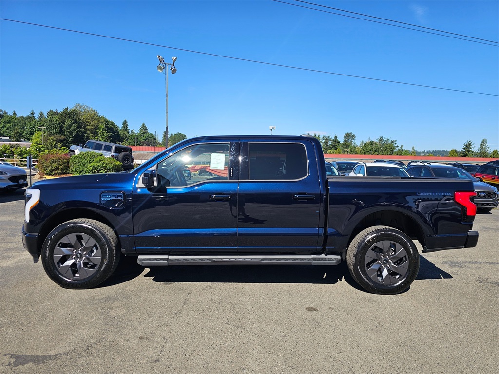 2025 Ford F-150 Lightning Lariat photo 4