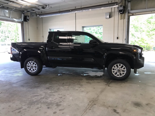 2025 Toyota Tacoma SR5 Double Cab photo 2