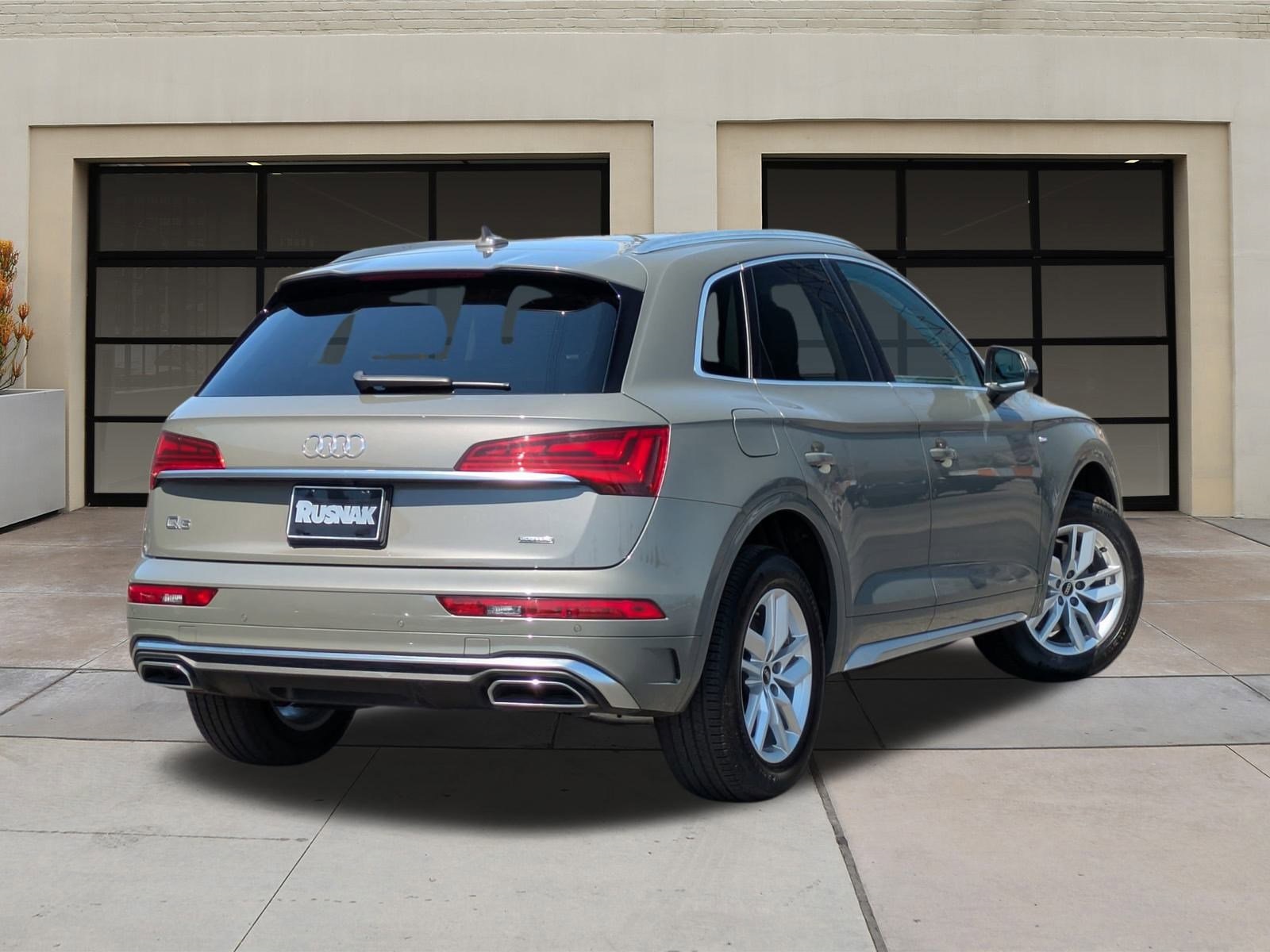 2023 Audi Q5 45 S line Premium photo 2