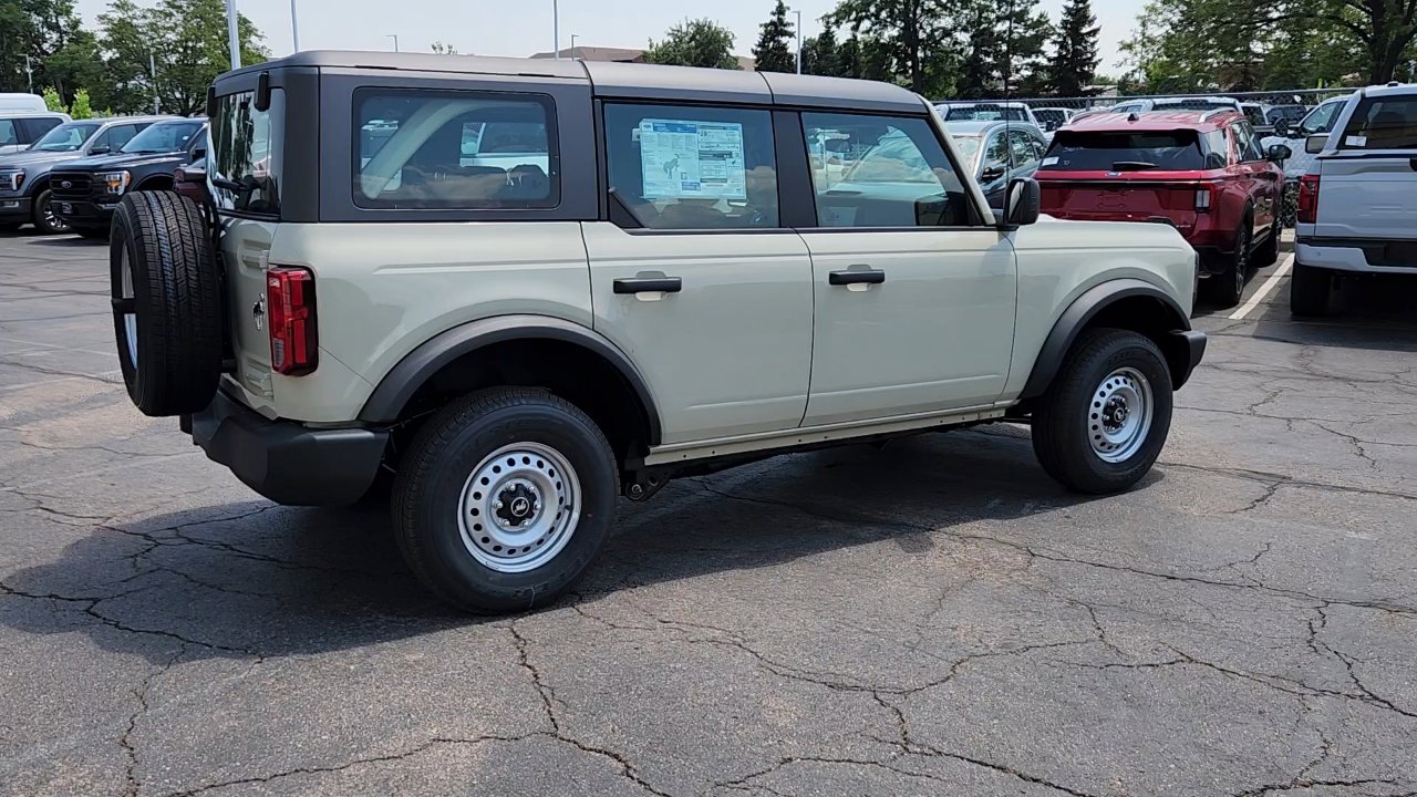 2025 Ford Bronco Base photo 9