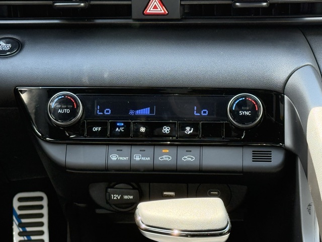 2025 Hyundai Elantra SEL Sport photo 23