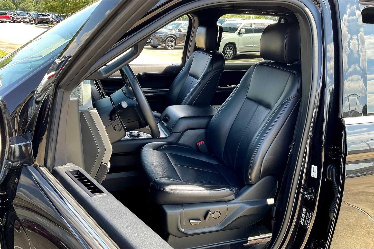 2020 Ford Expedition XLT photo 6