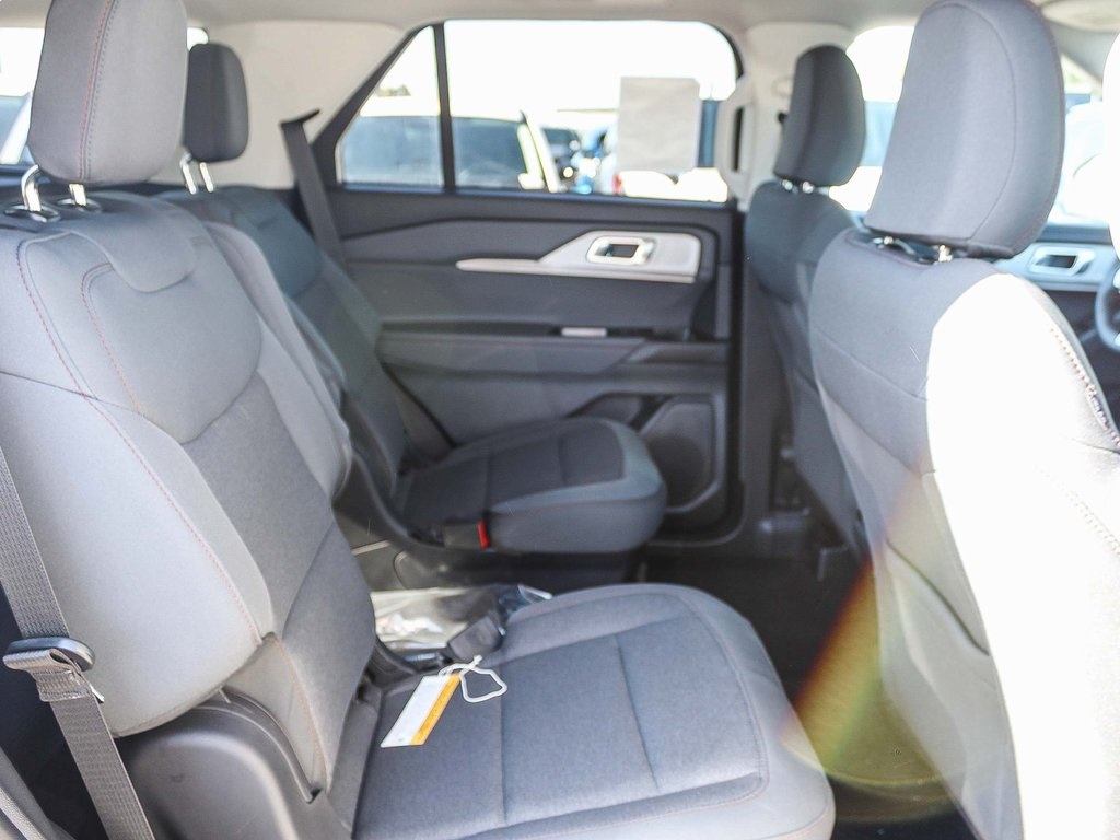 2025 Ford Explorer photo 11