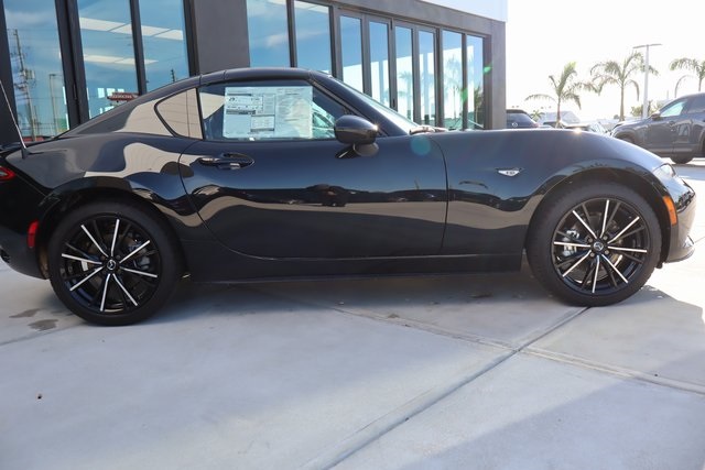 2025 Mazda MX-5 Miata Miata RF Grand Touring photo 2